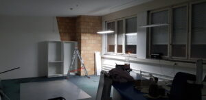 Neue Lampen werden montiert