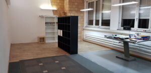 Boden ist gelegt, Regale stehen